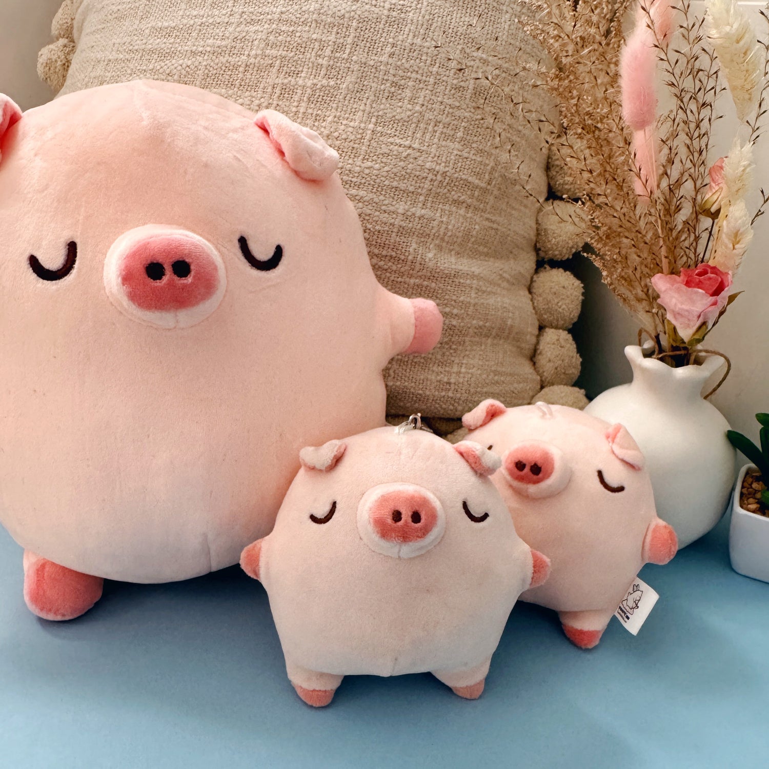 Pig plush with two baby pig plush keyrchains